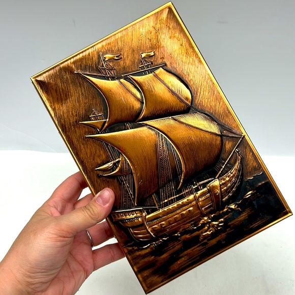 Vintage copper look  embossed ship  confectionery tin  with faux wood look - Picture 2 of 12